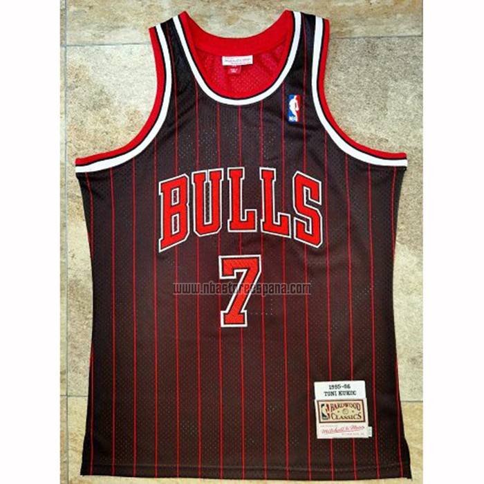 Camiseta Chicago Bulls Toni Kukoc NO 7 Mitchell & Ness 1995-96 Negro